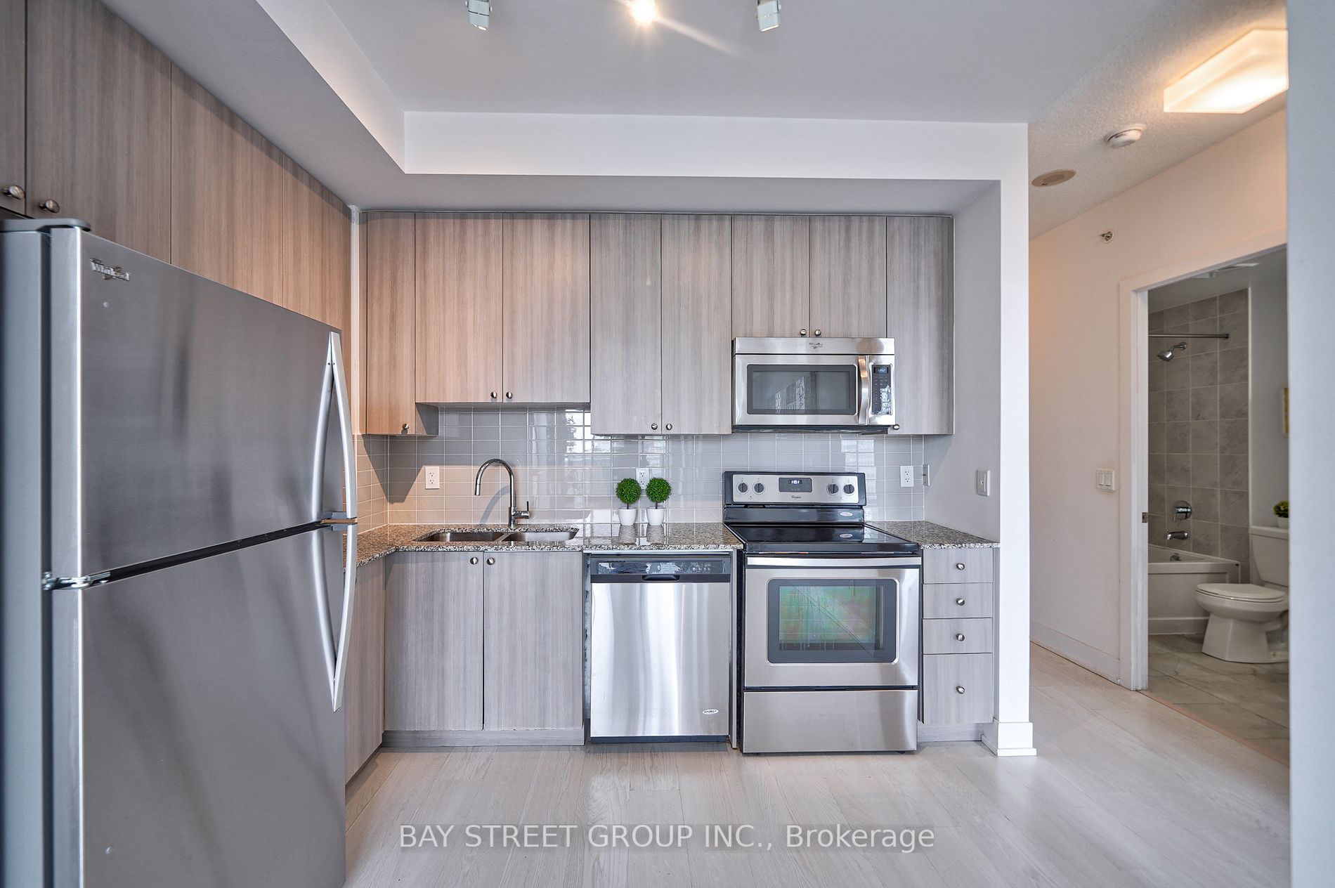 68 Merton St, #909