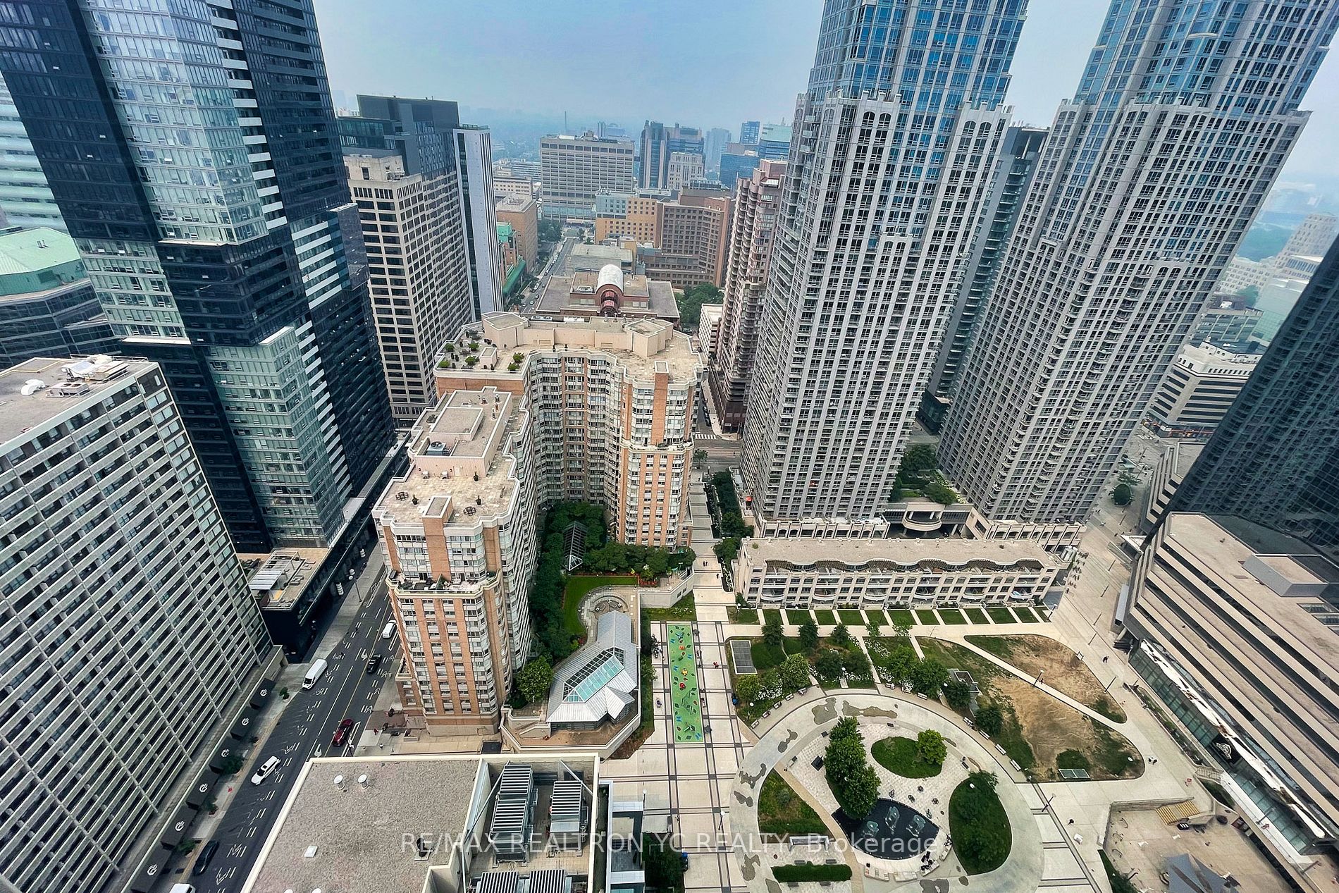 386 Yonge St, #3513