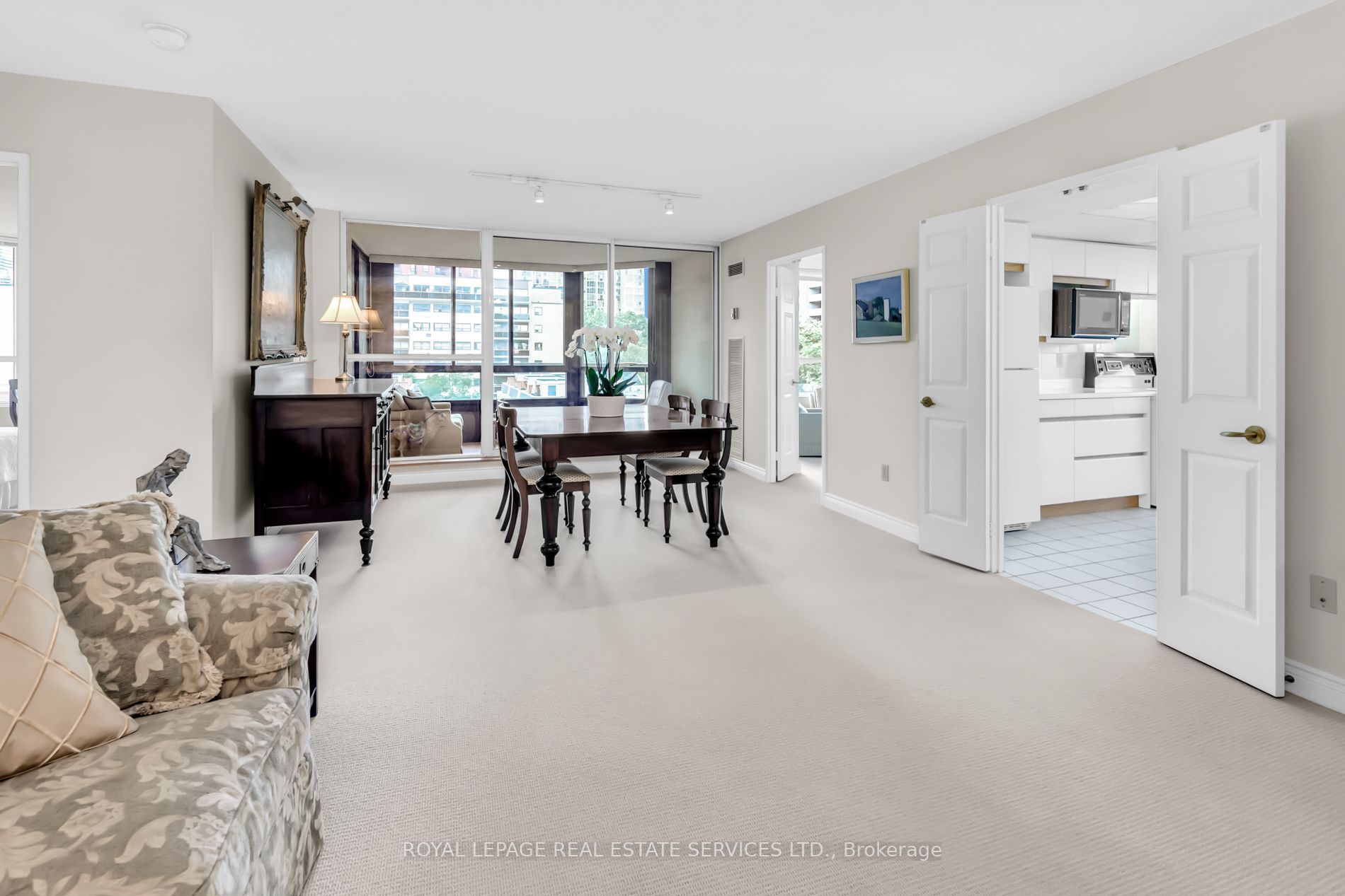 130 Carlton Street, #603