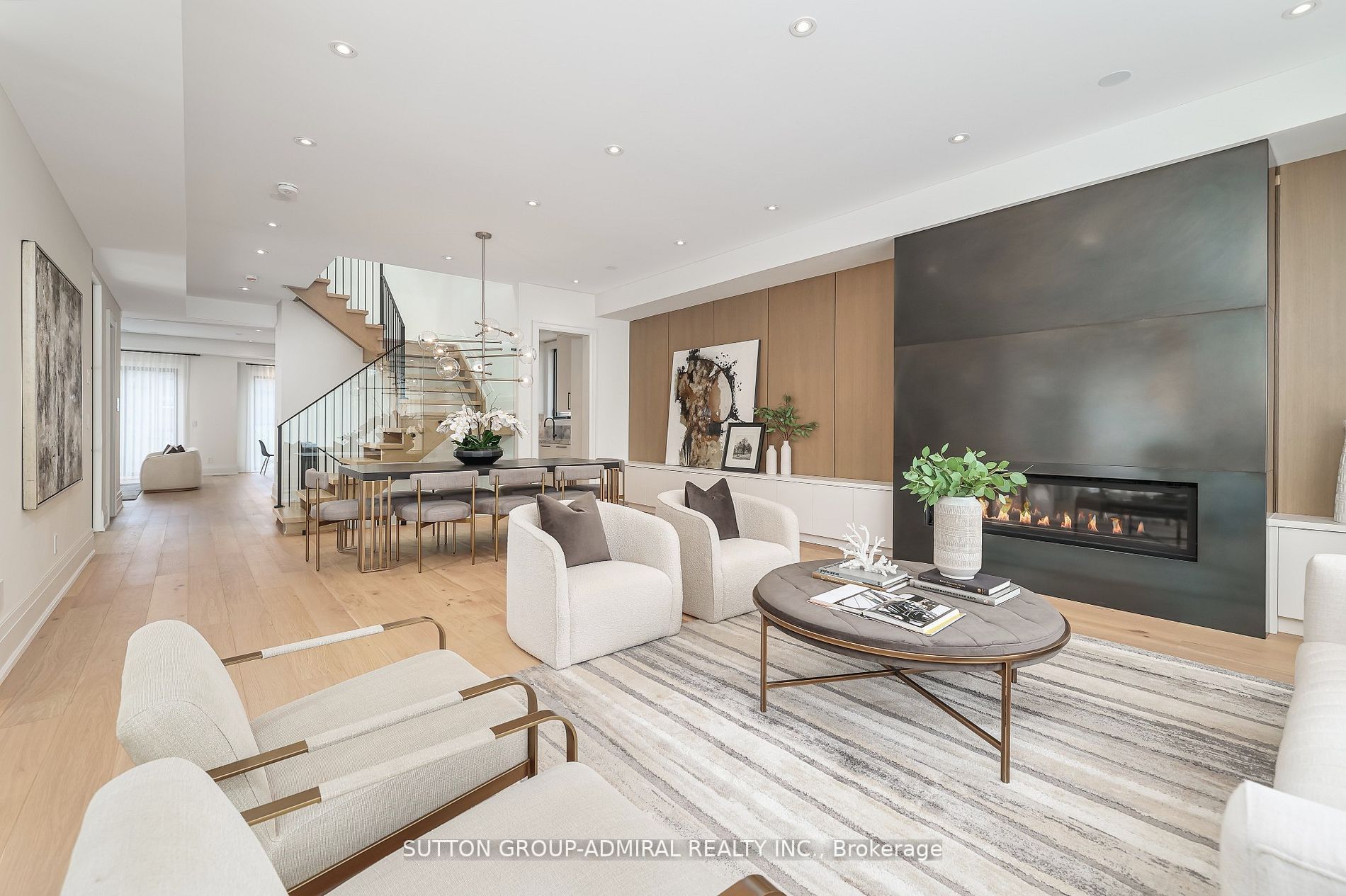 158 Dunblaine Ave