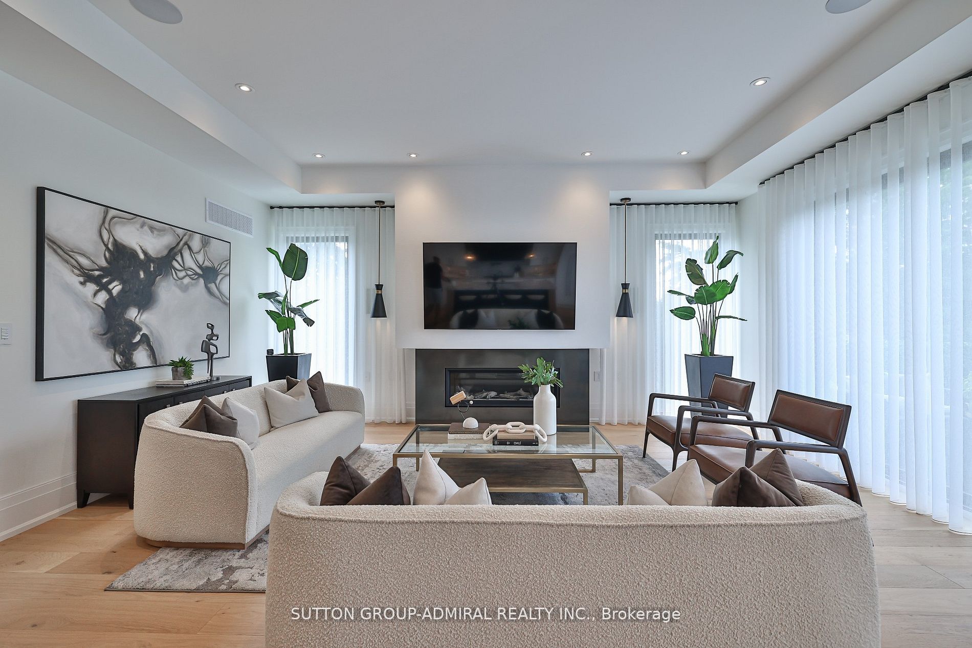 158 Dunblaine Ave