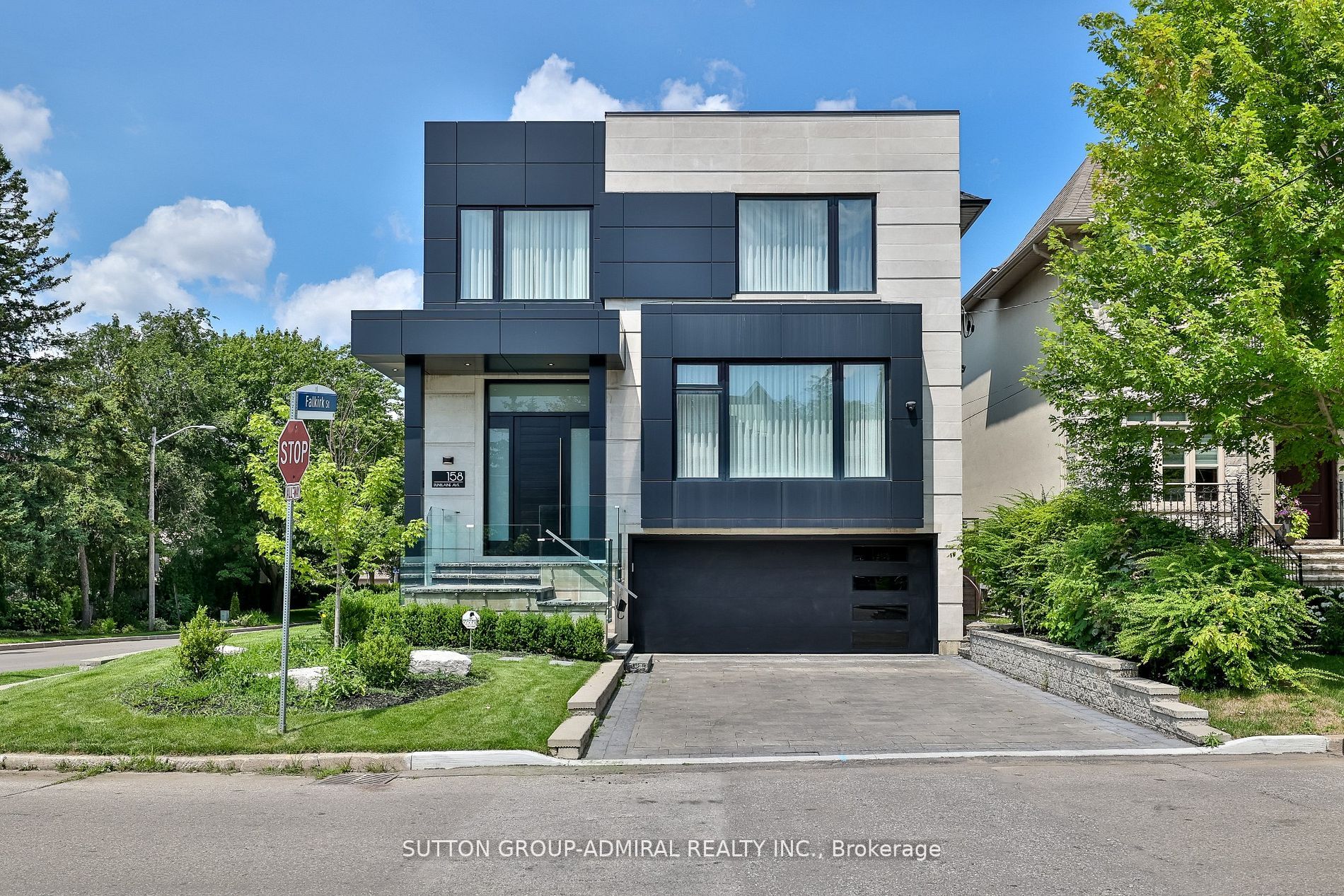 158 Dunblaine Ave