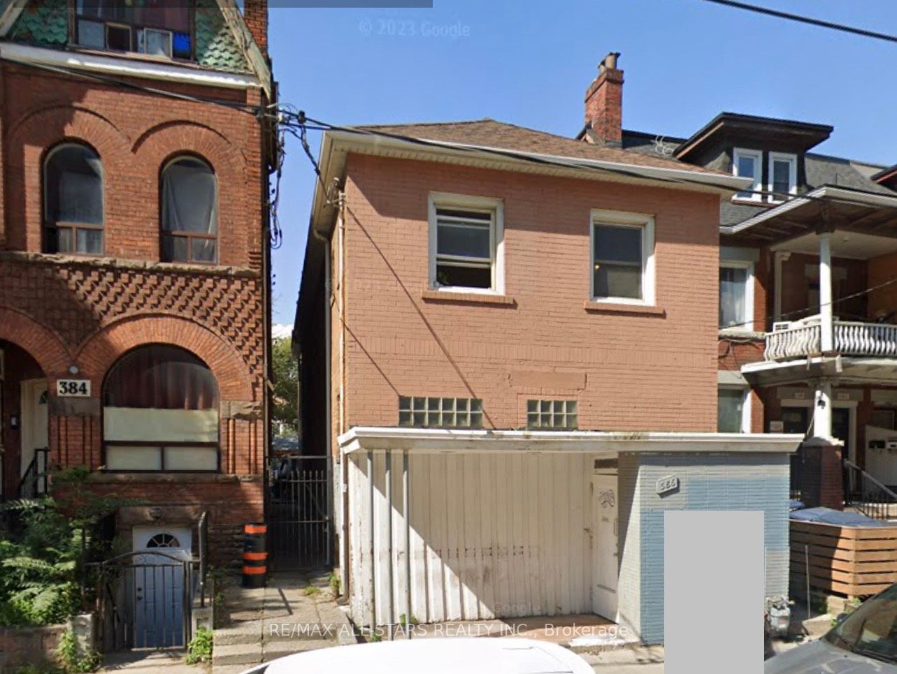 386 Bathurst St W