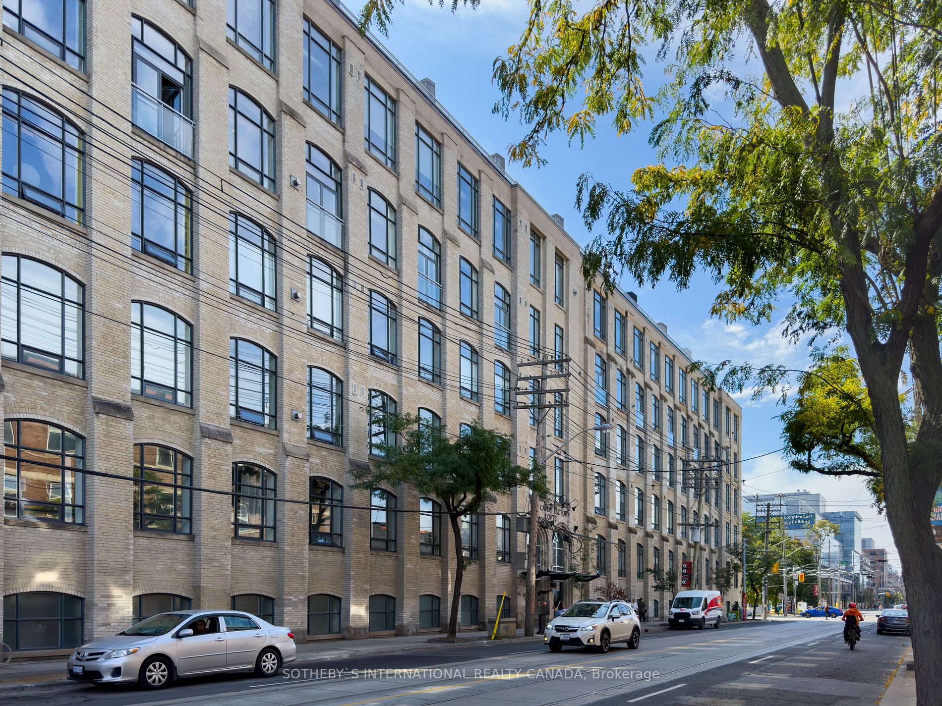 993 Queen Street W, #409