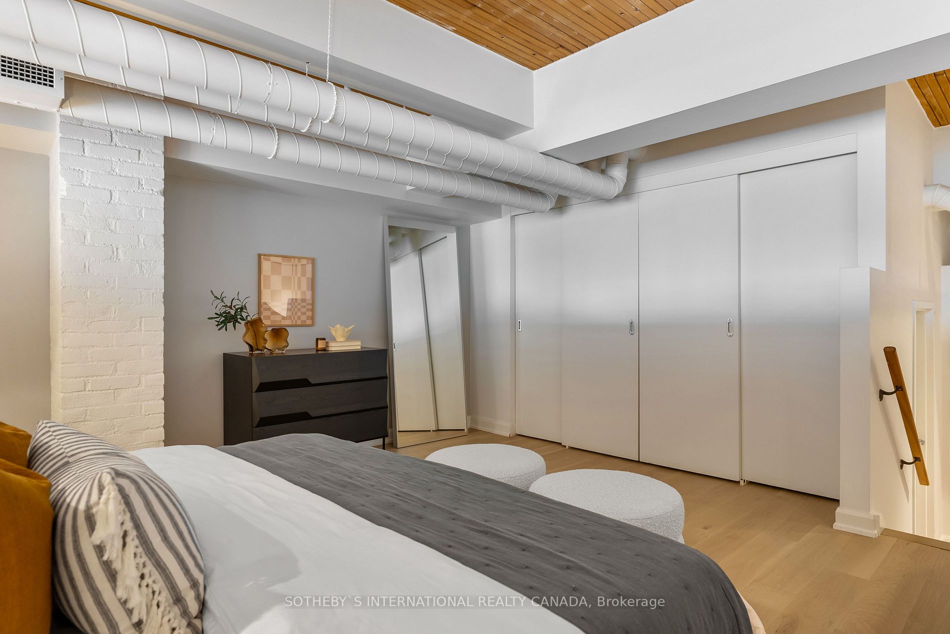 993 Queen Street W, #409
