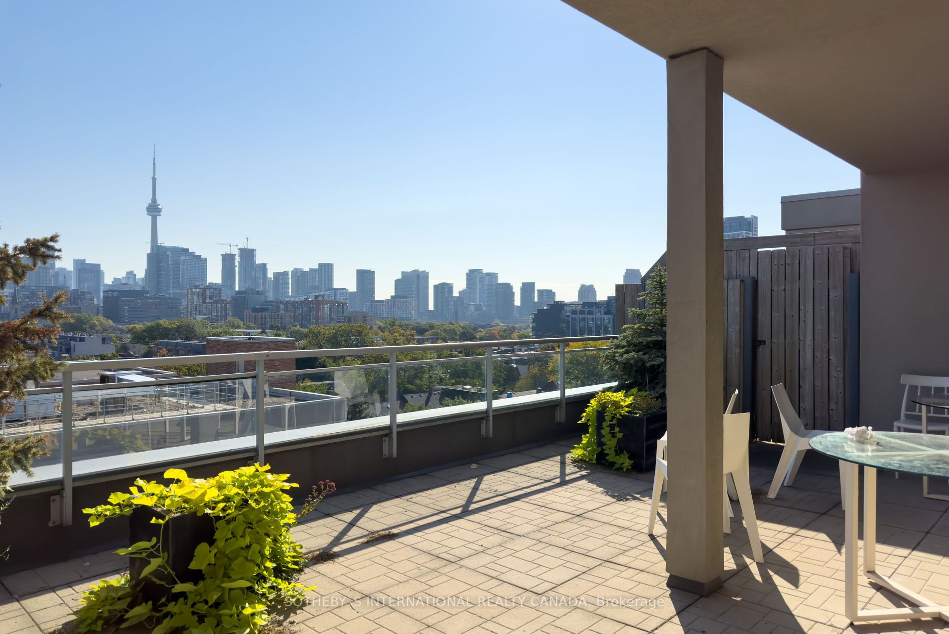 993 Queen Street W, #409