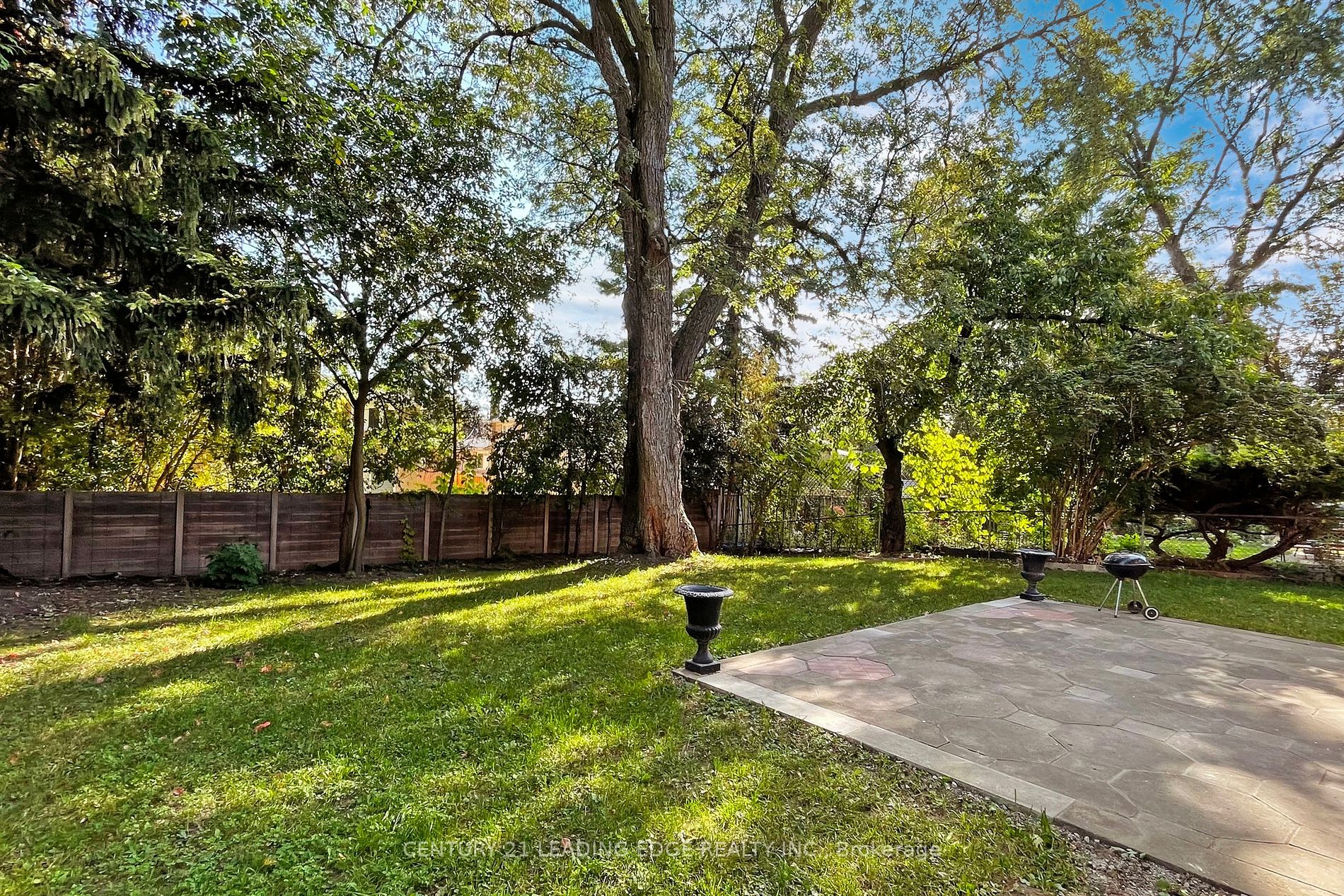 1041 LILLIAN Street