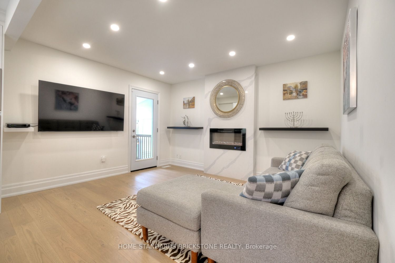 221 Reiner Rd