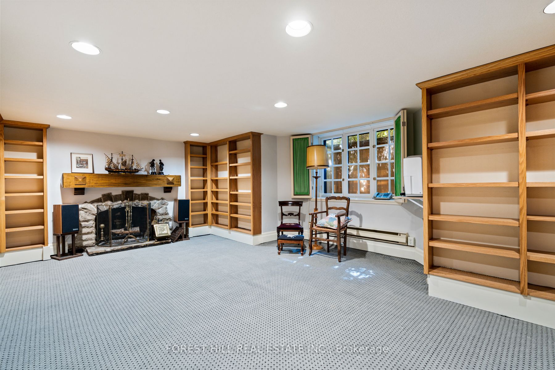 23 Dewbourne Ave