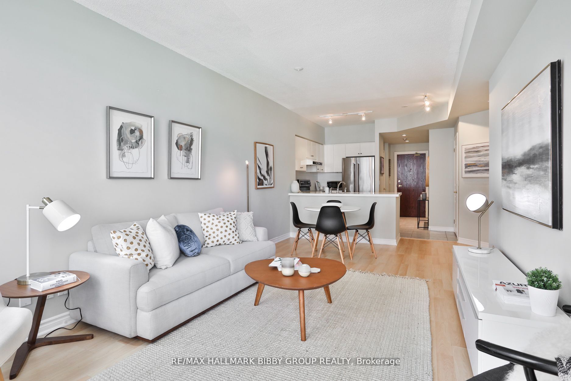 1 Deer Park Cres, #401