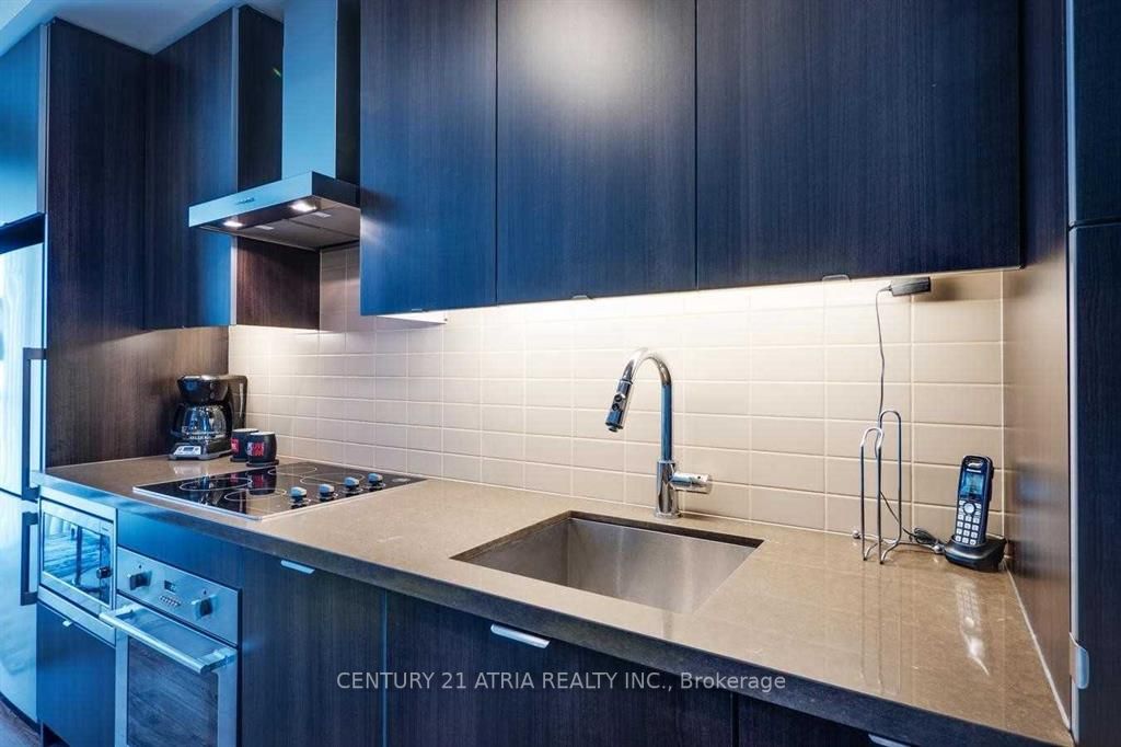 300 Front St W, #3401