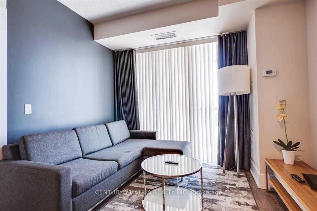 300 Front St W, #3401