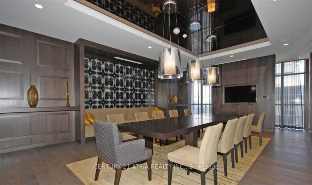 300 Front St W, #3401