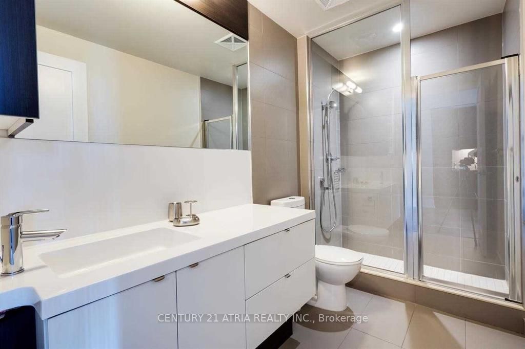300 Front St W, #3401