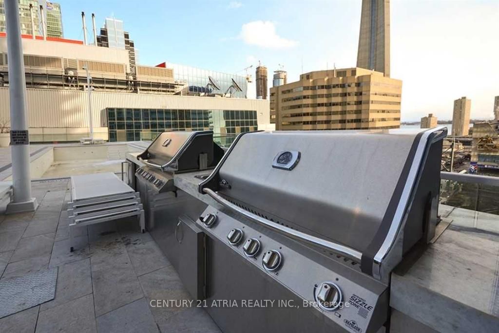 300 Front St W, #3401