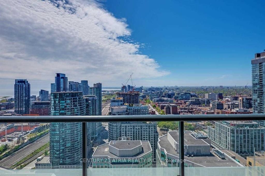 300 Front St W, #3401
