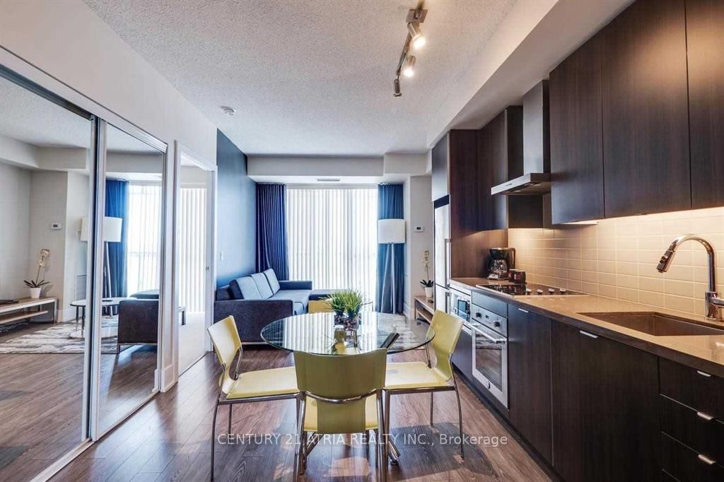 300 Front St W, #3401