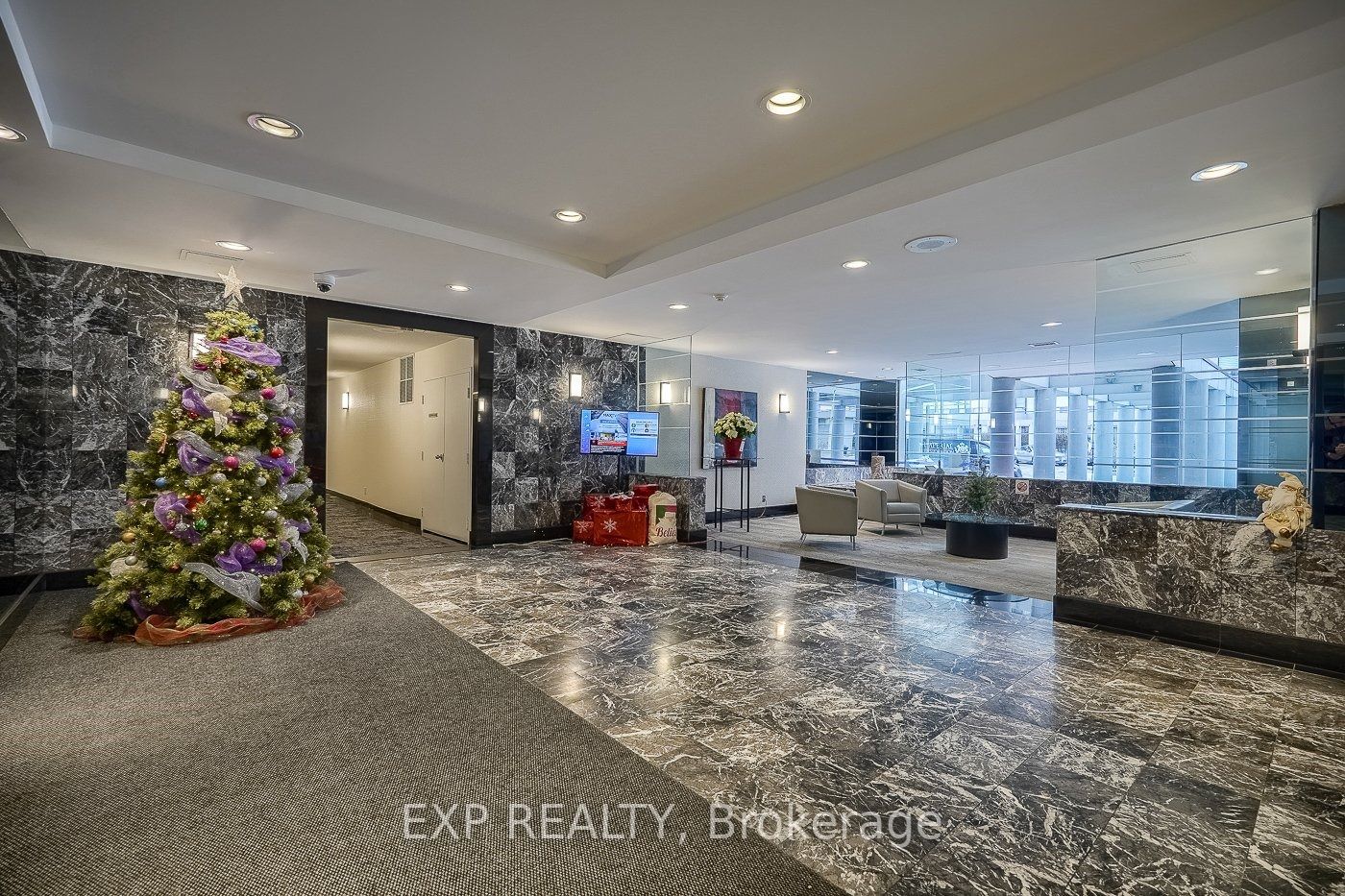 5785 Yonge Street, #209