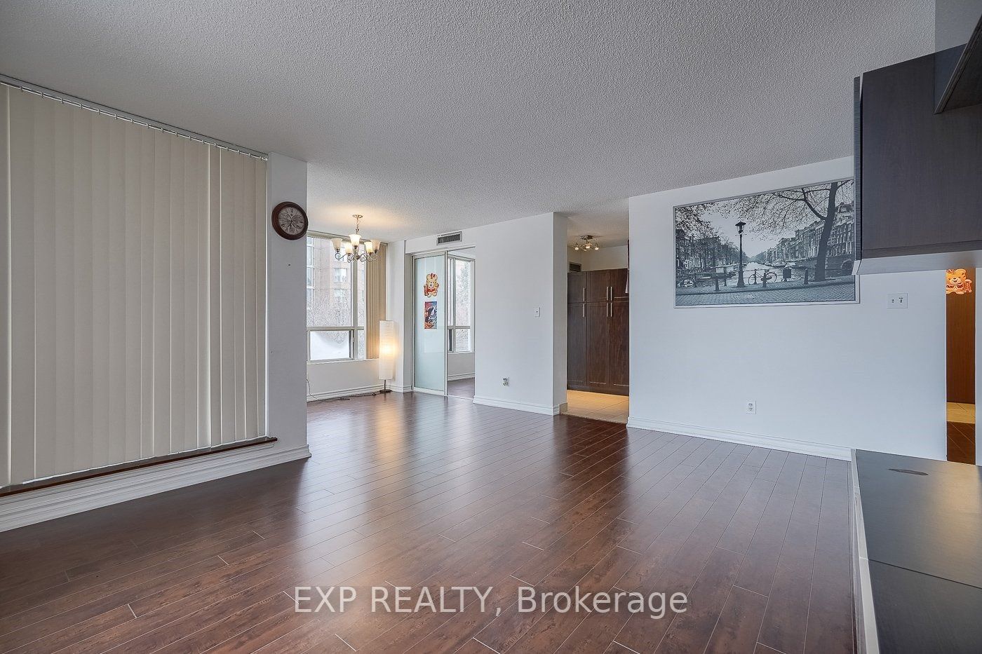 5785 Yonge Street, #209