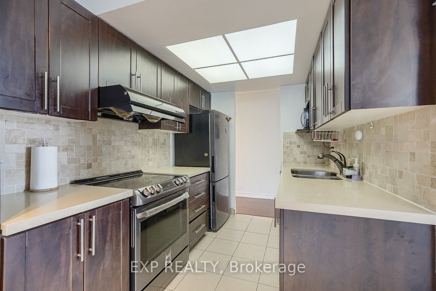 5785 Yonge Street, #209