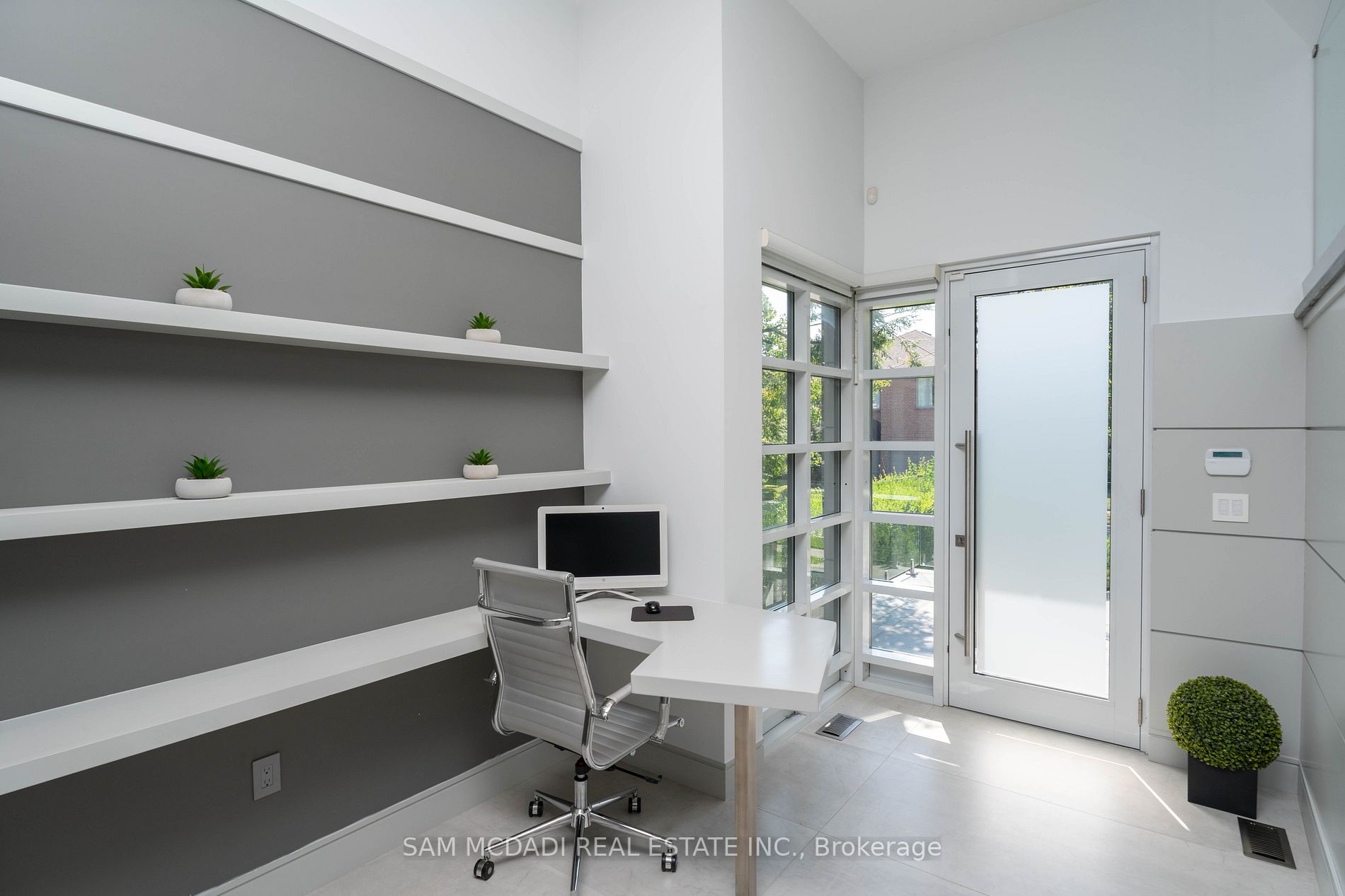 59 Lascelles Blvd