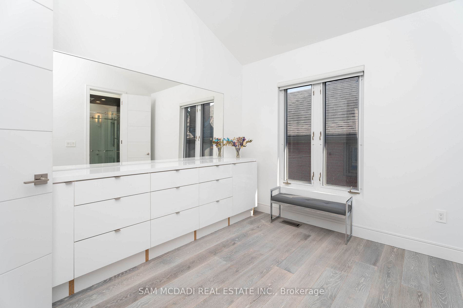 59 Lascelles Blvd