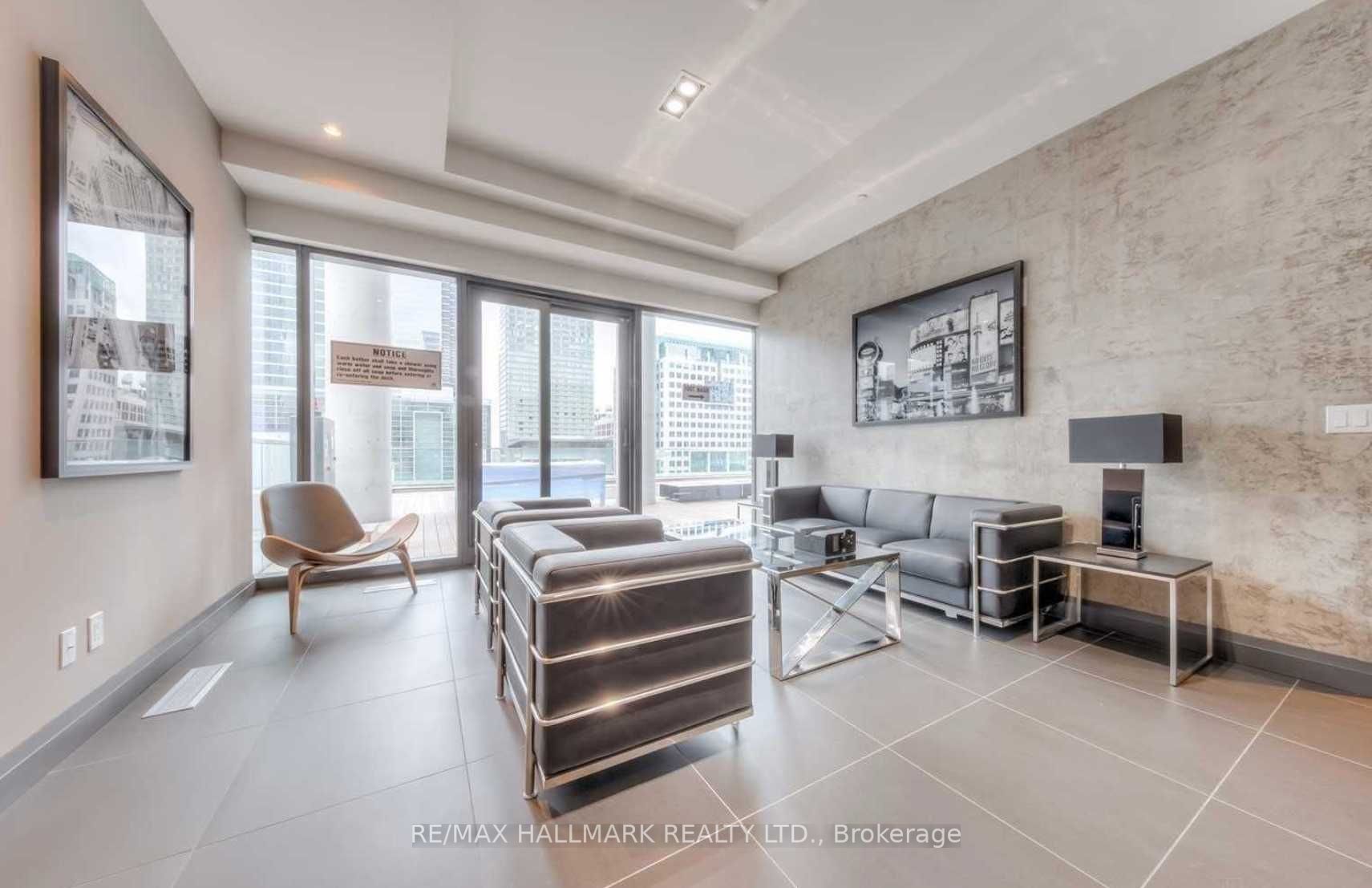 224 King St W, #1407