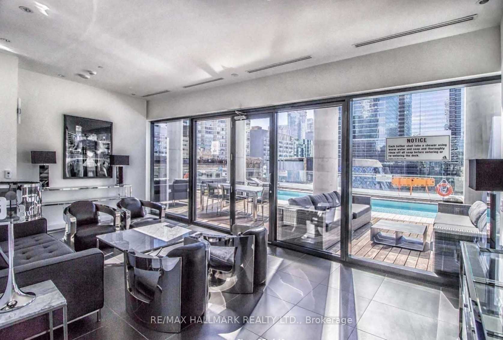 224 King St W, #1407