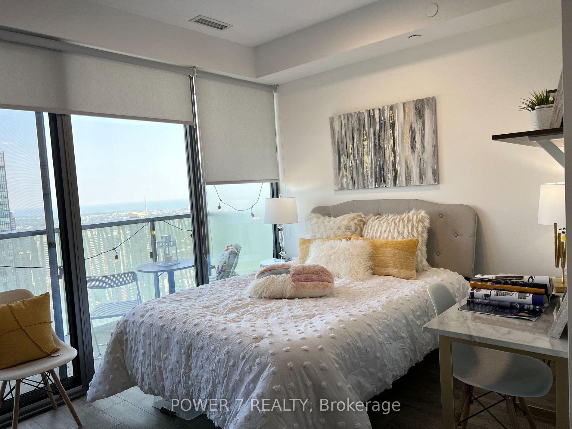 50 Charles St E, #4402