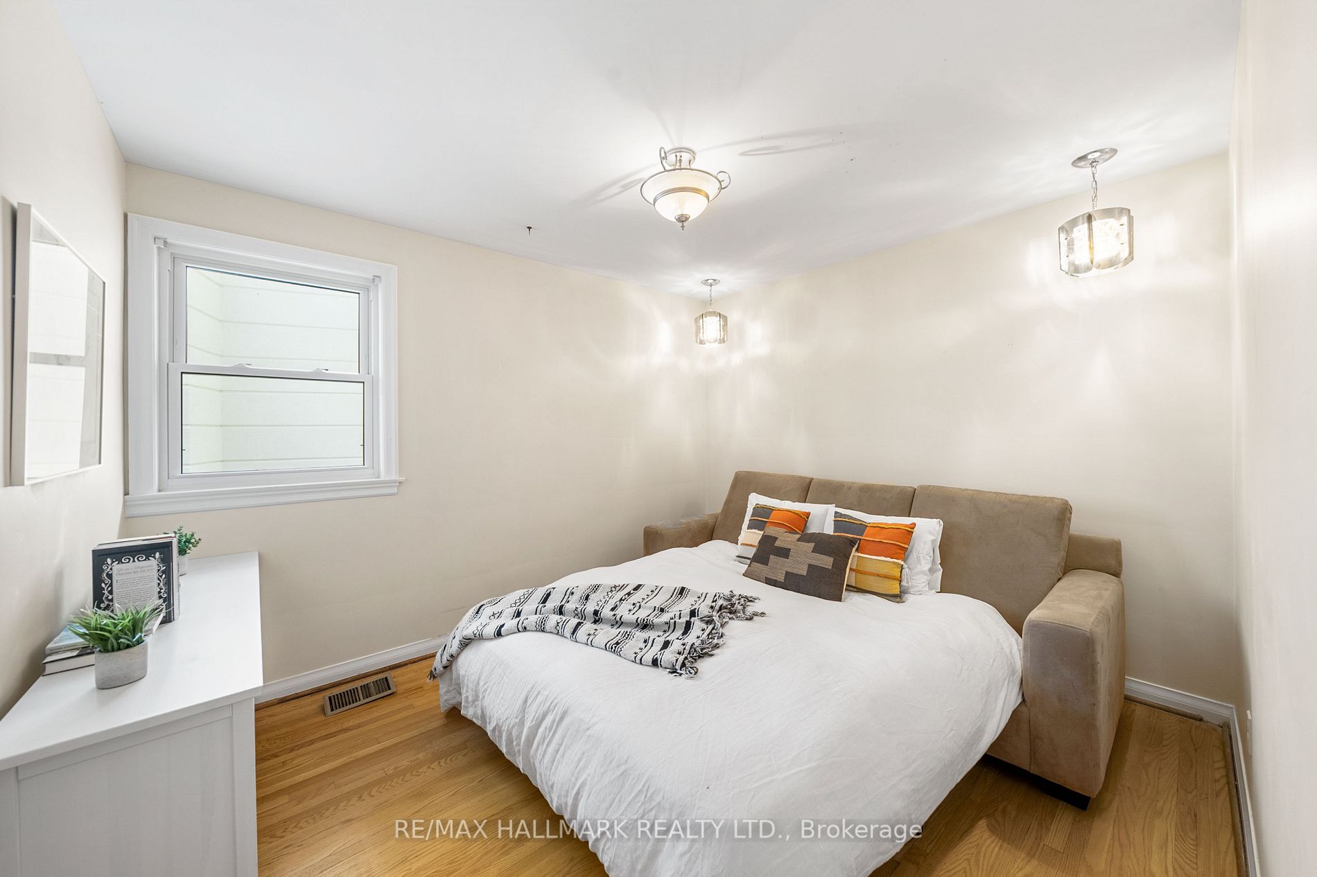159 Newton Dr