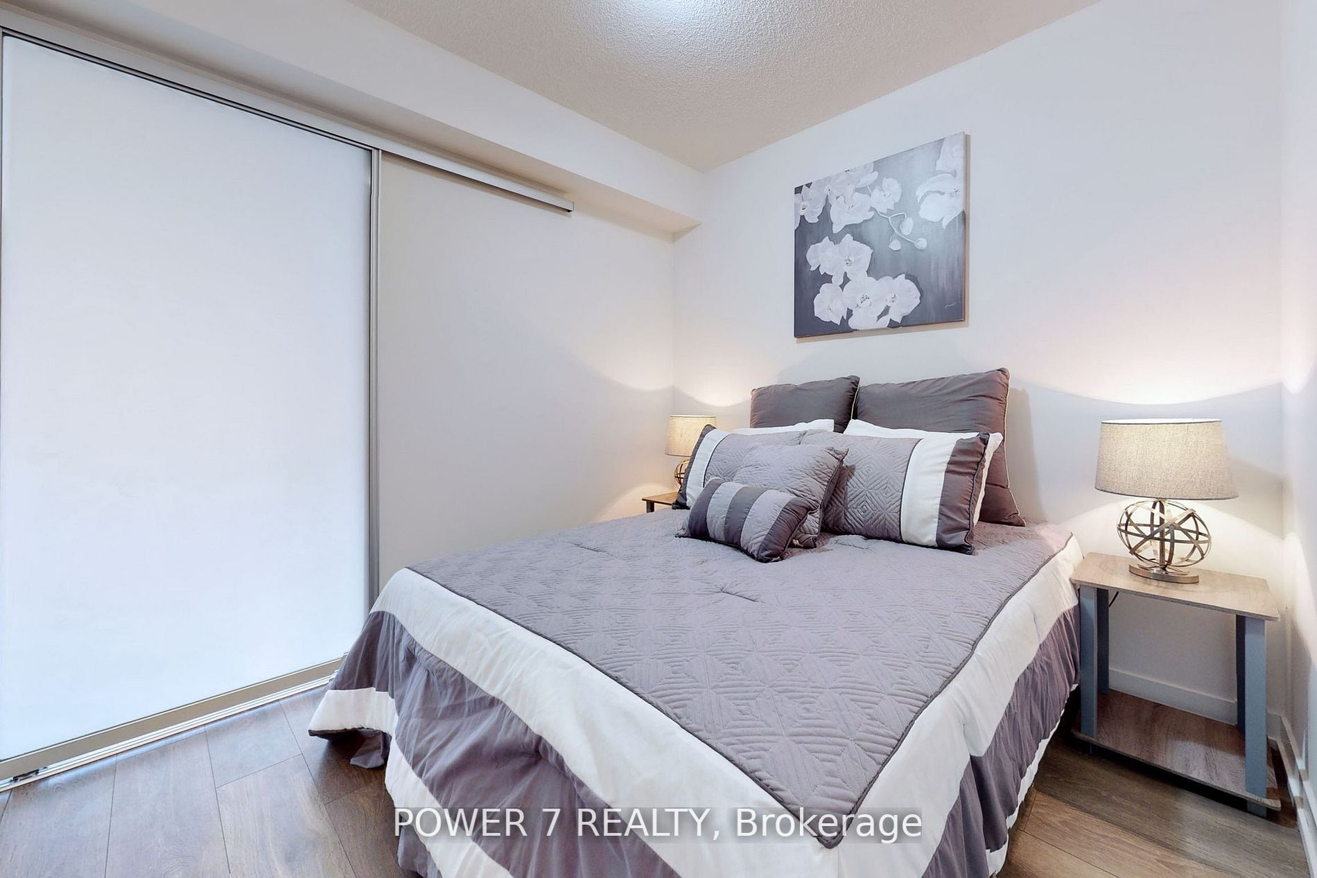 60 Shuter St, #607