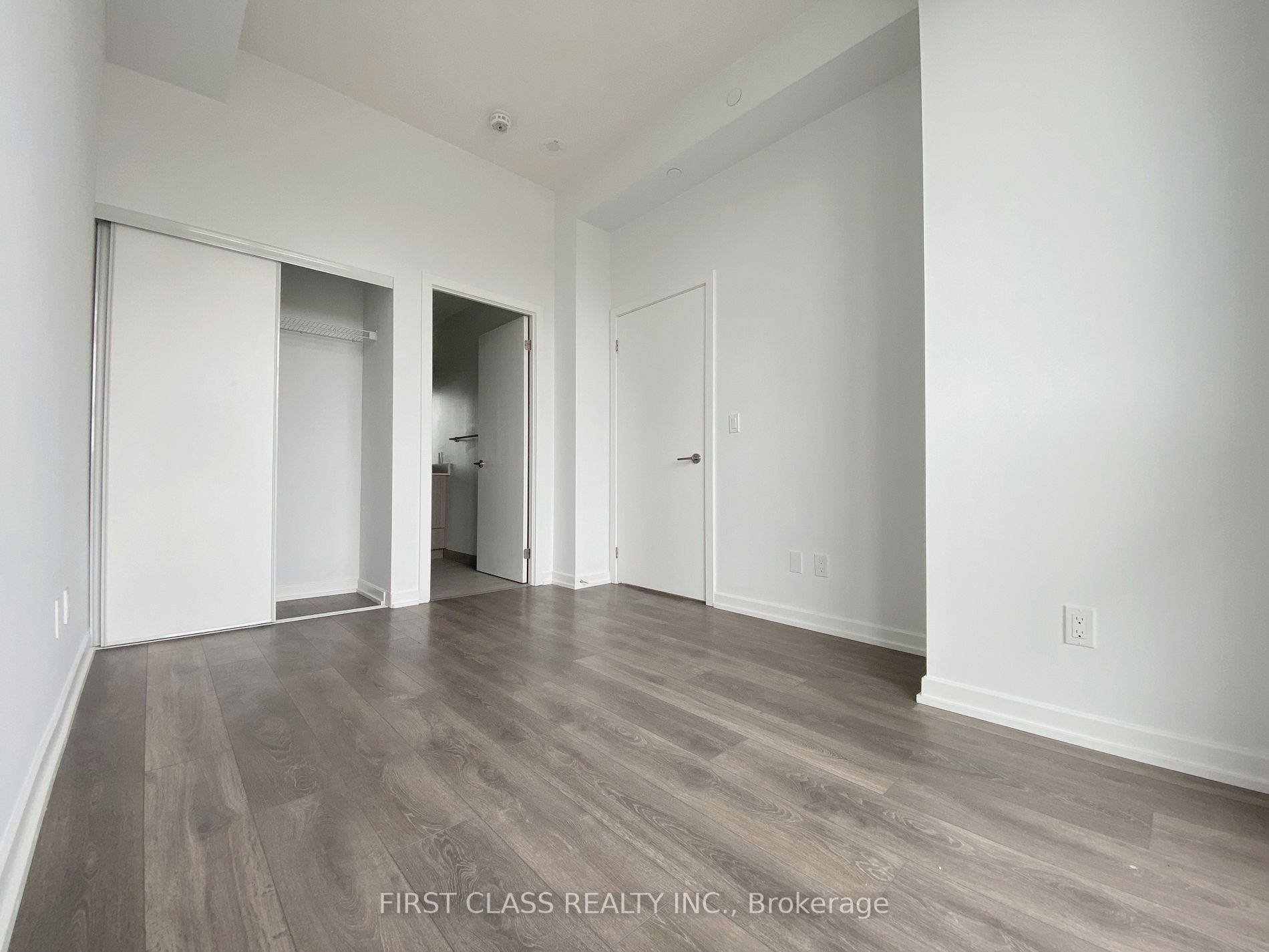 32 Forest Manor Rd, #206