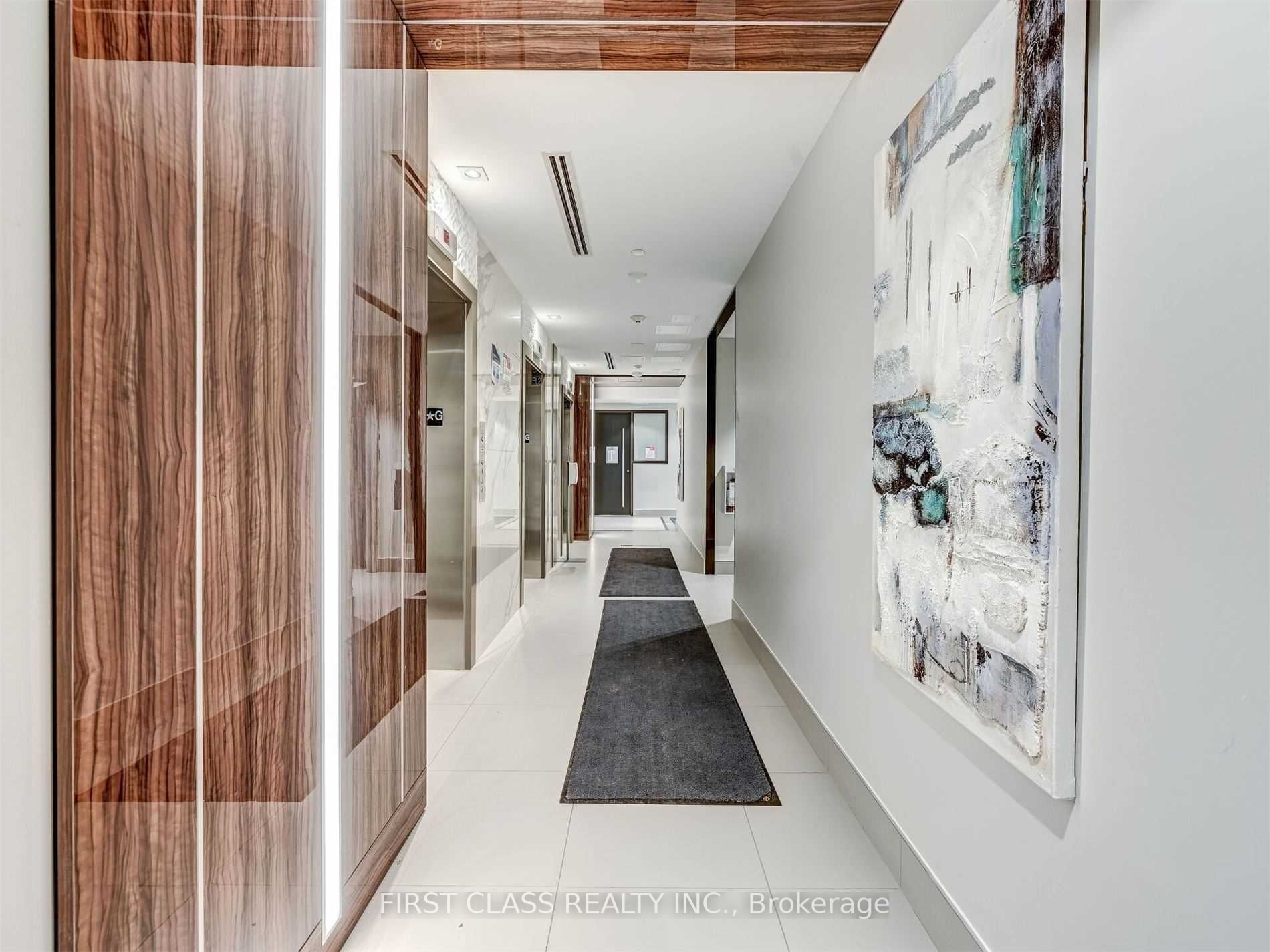 32 Forest Manor Rd, #206