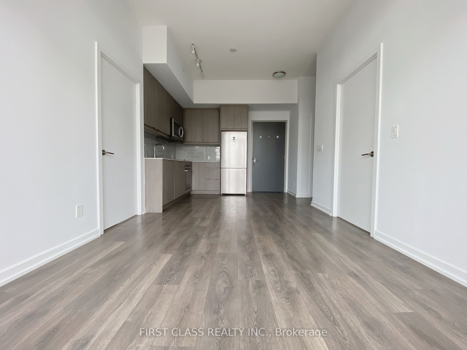 32 Forest Manor Rd, #206