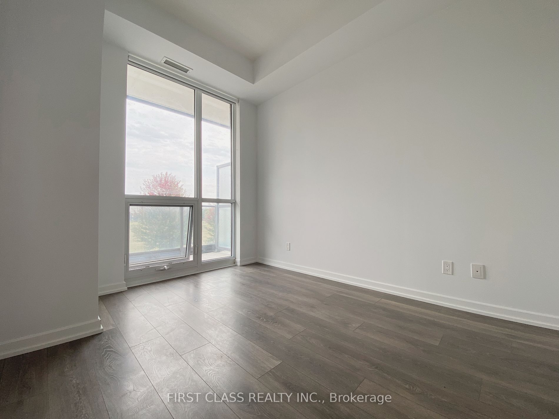 32 Forest Manor Rd, #206