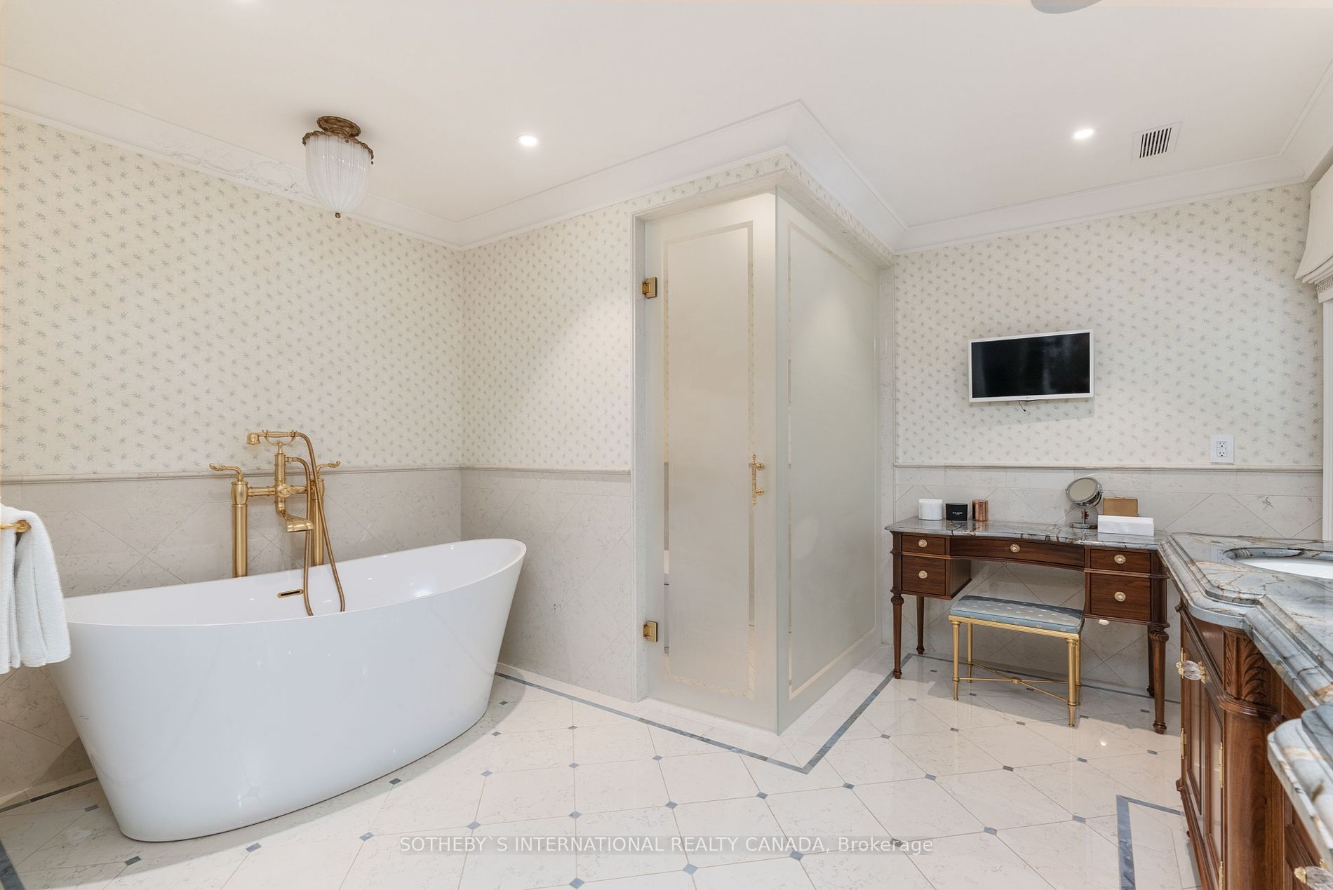 108 Sandringham Dr