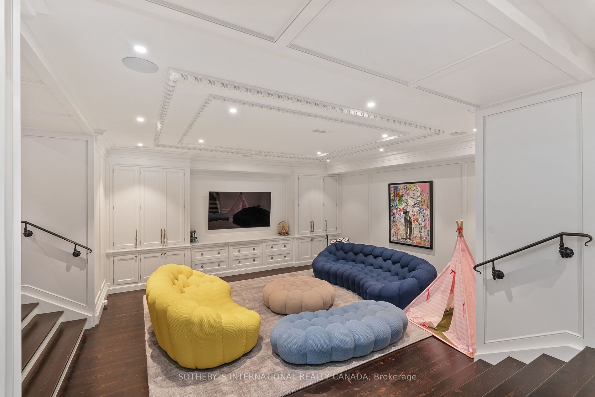 108 Sandringham Dr