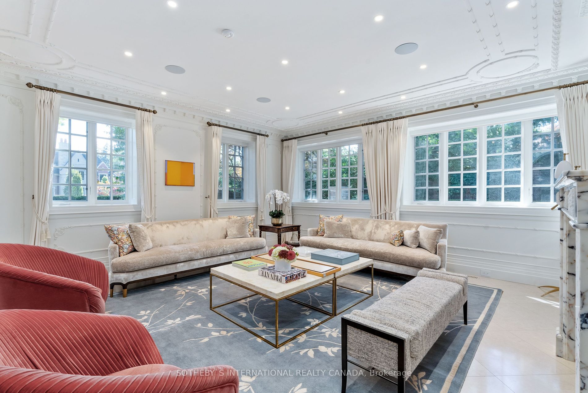108 Sandringham Dr