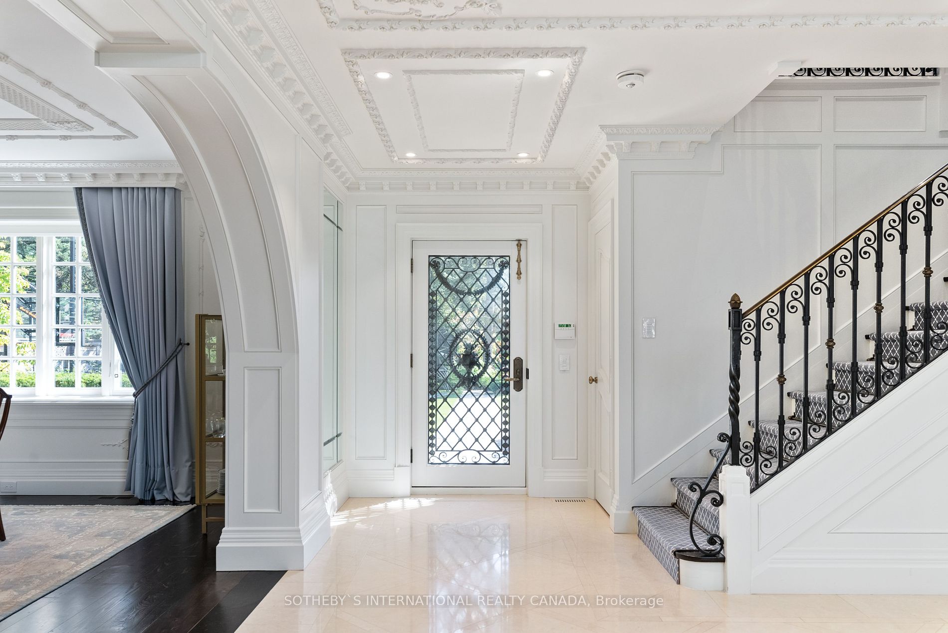108 Sandringham Dr