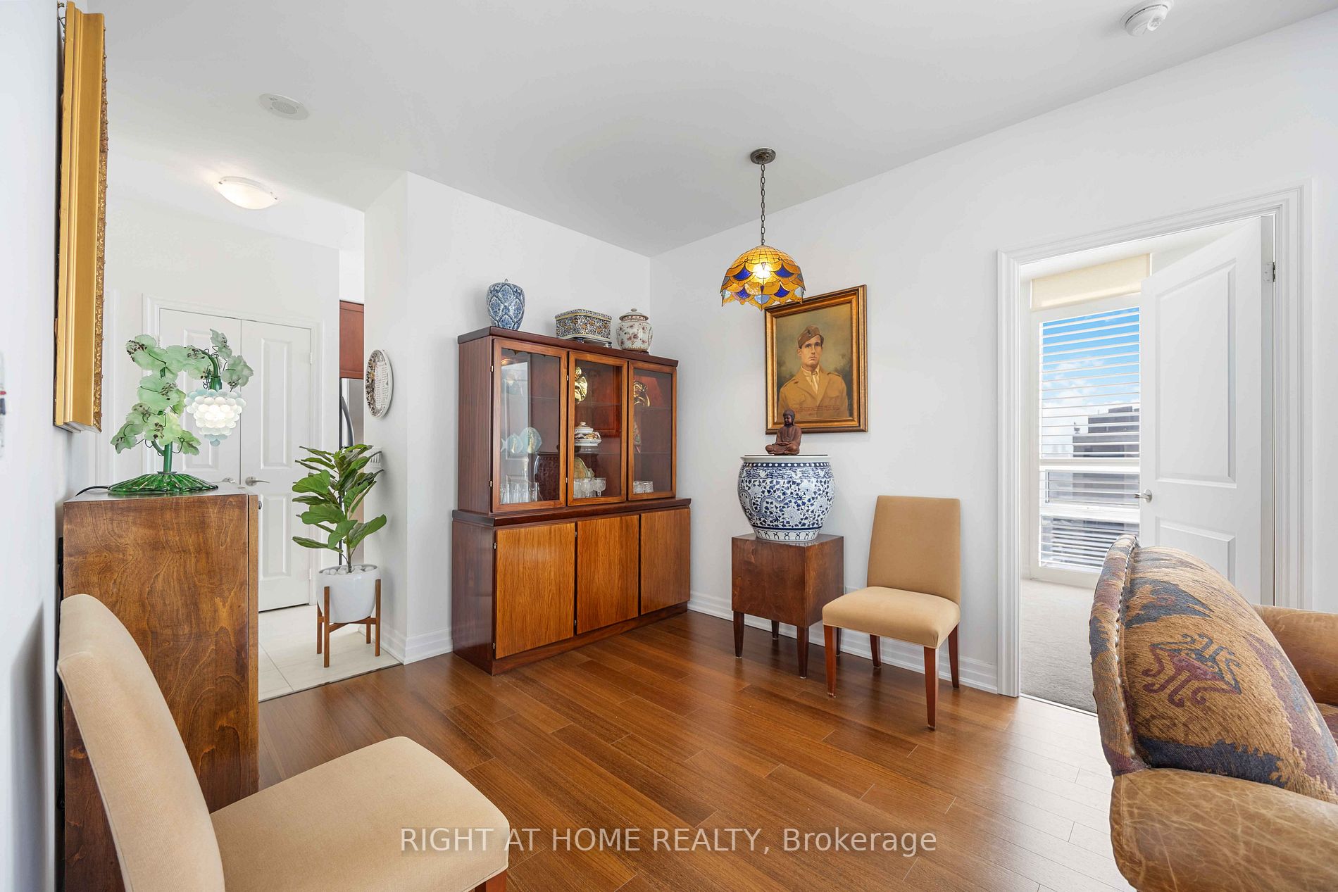 500 St Clair Ave W, #1901