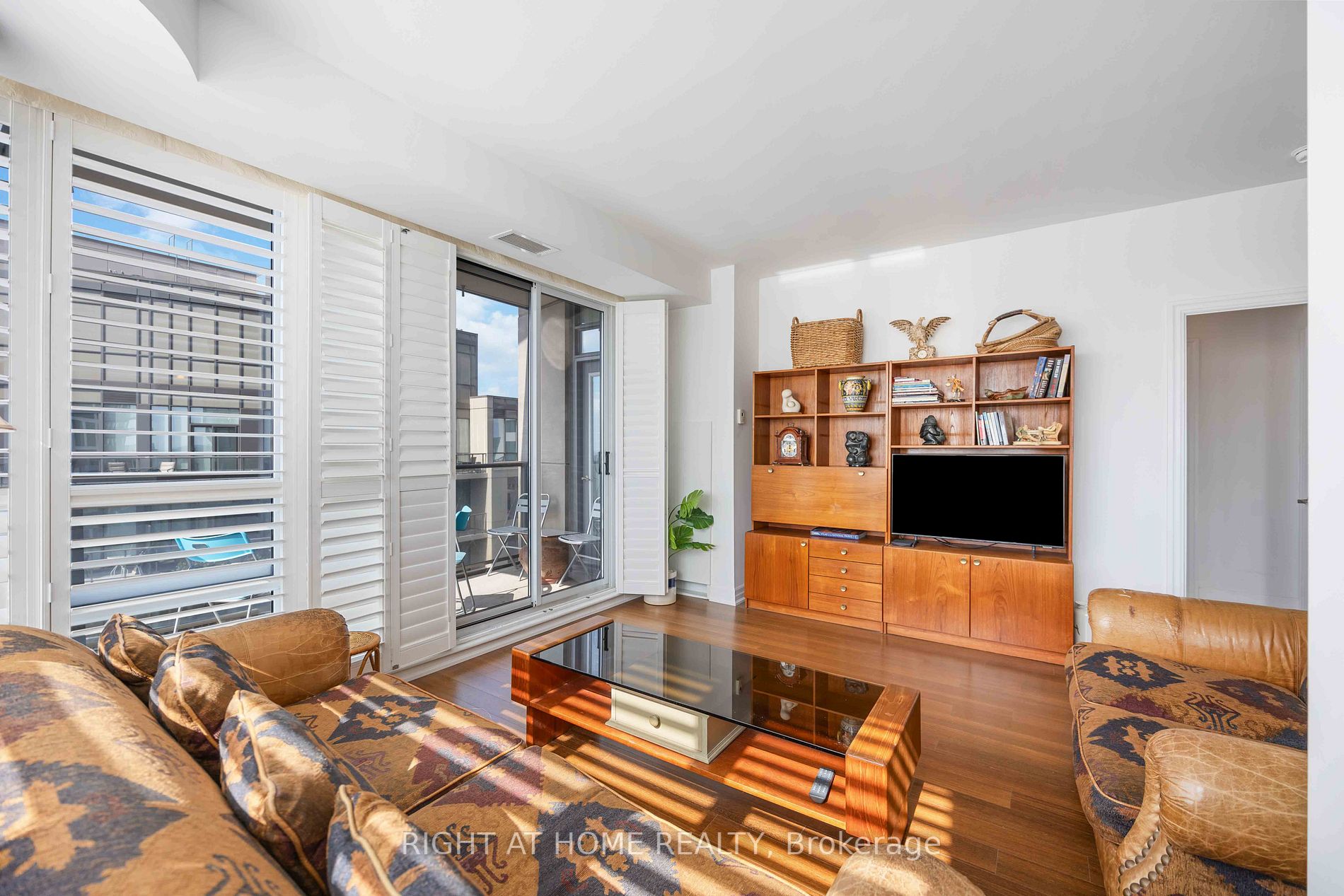 500 St Clair Ave W, #1901
