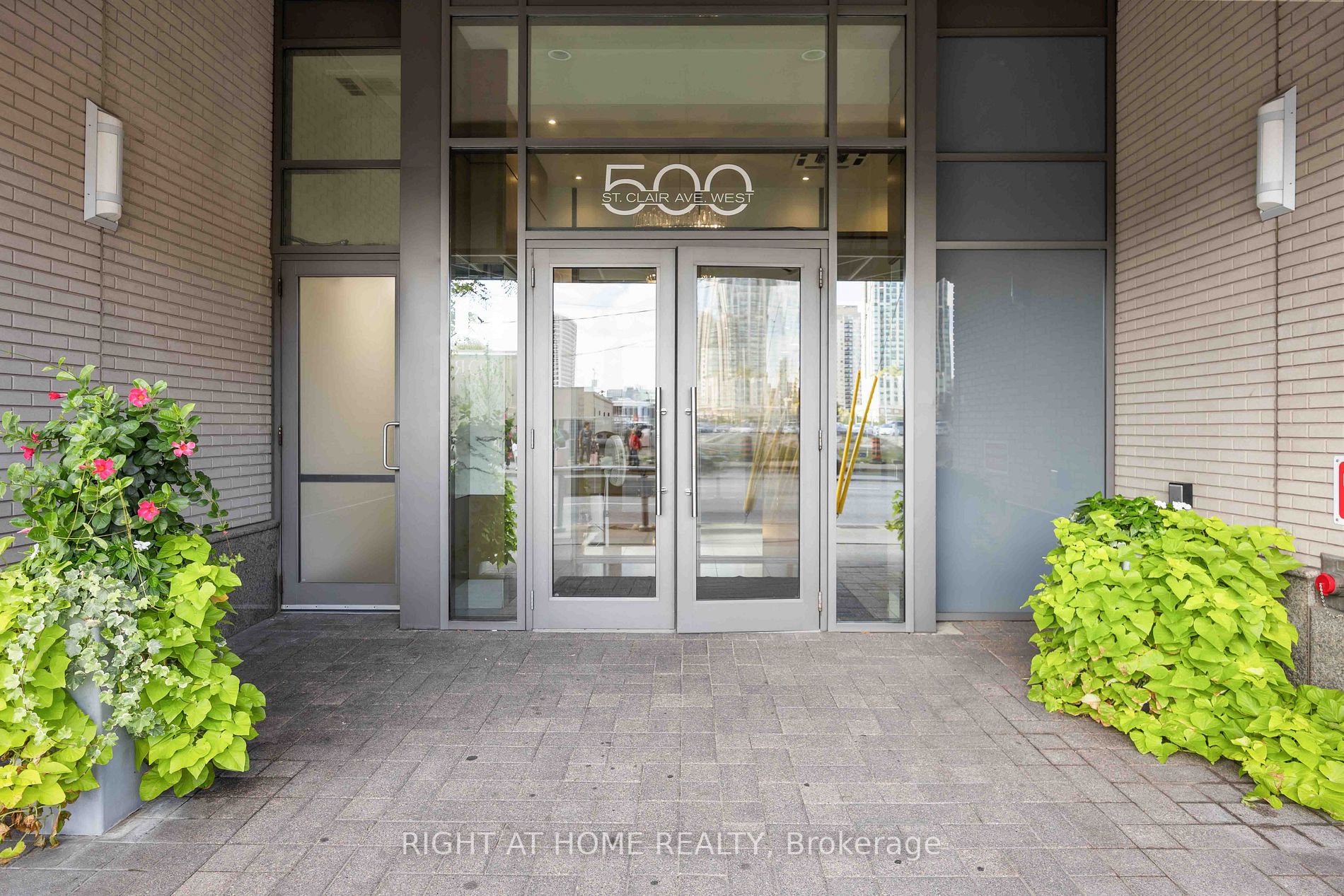 500 St Clair Ave W, #1901