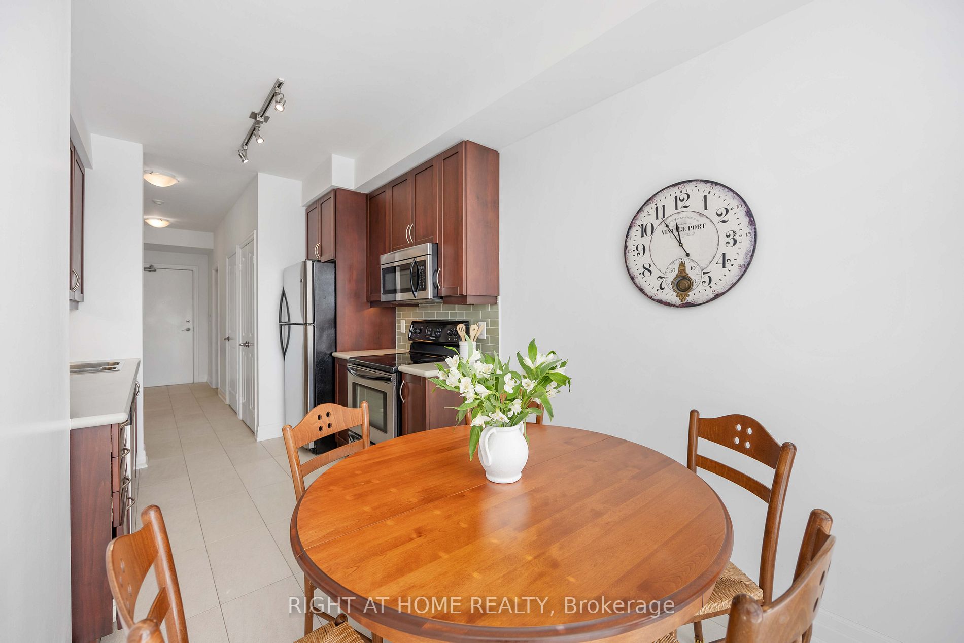 500 St Clair Ave W, #1901