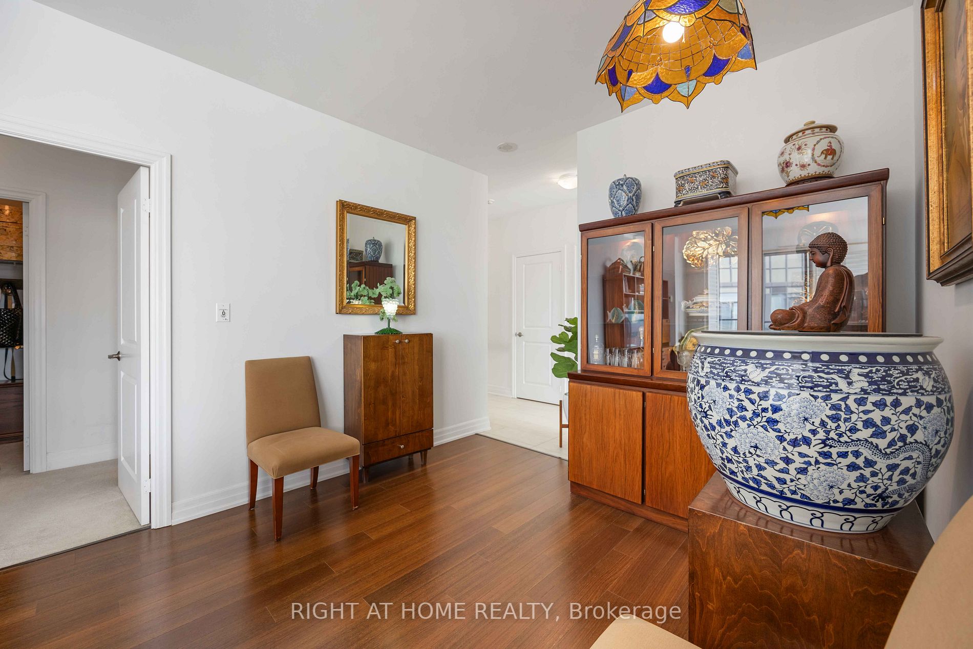 500 St Clair Ave W, #1901