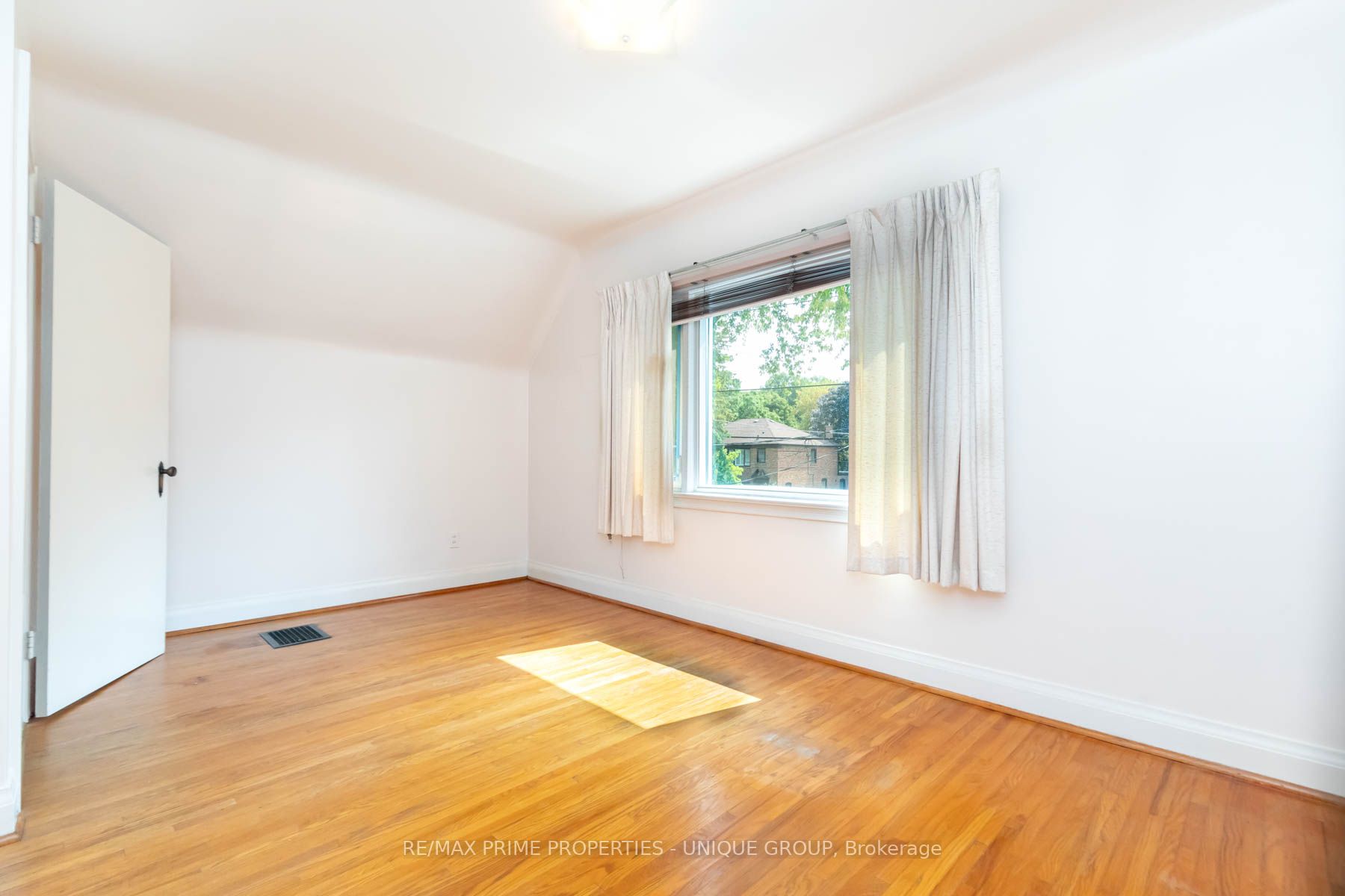 114 Glenvale Blvd