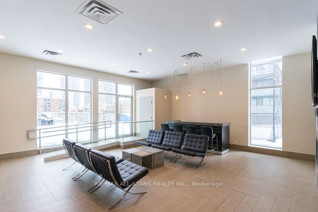 188 Eglinton Avenue E, #312