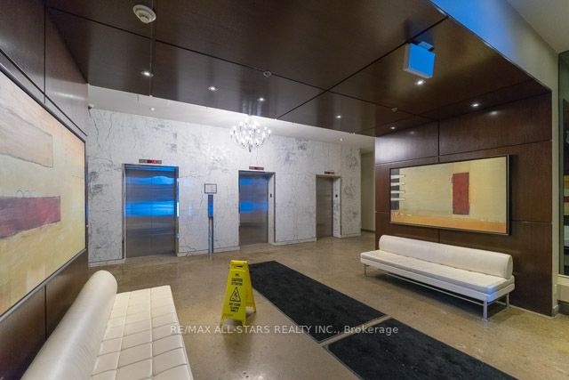 188 Eglinton Avenue E, #312