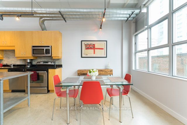 188 Eglinton Avenue E, #312