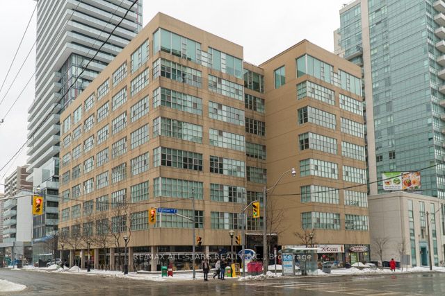 188 Eglinton Avenue E, #312