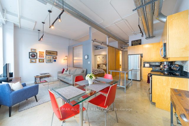 188 Eglinton Avenue E, #312